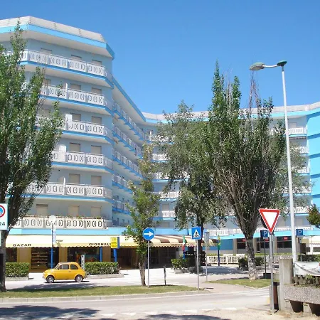 Apartment Flat, 130m From The With Shared Pool *