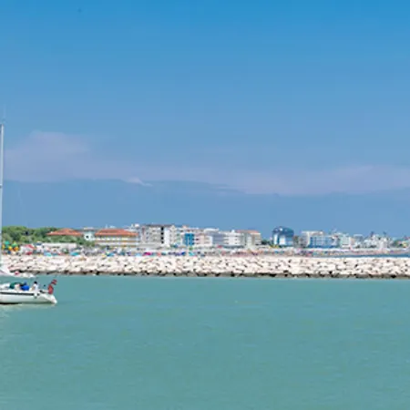 Apartment Flat, 130m From The With Shared Pool *